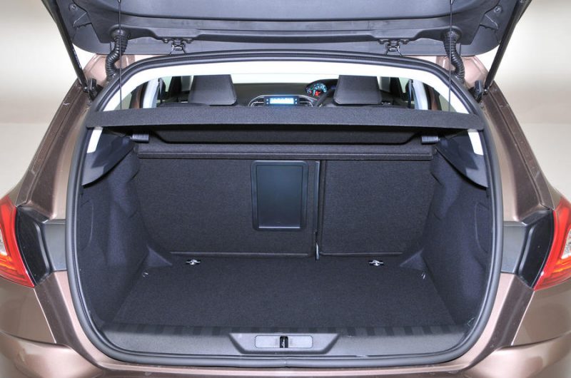 bagajı geniş hatchback arabalar